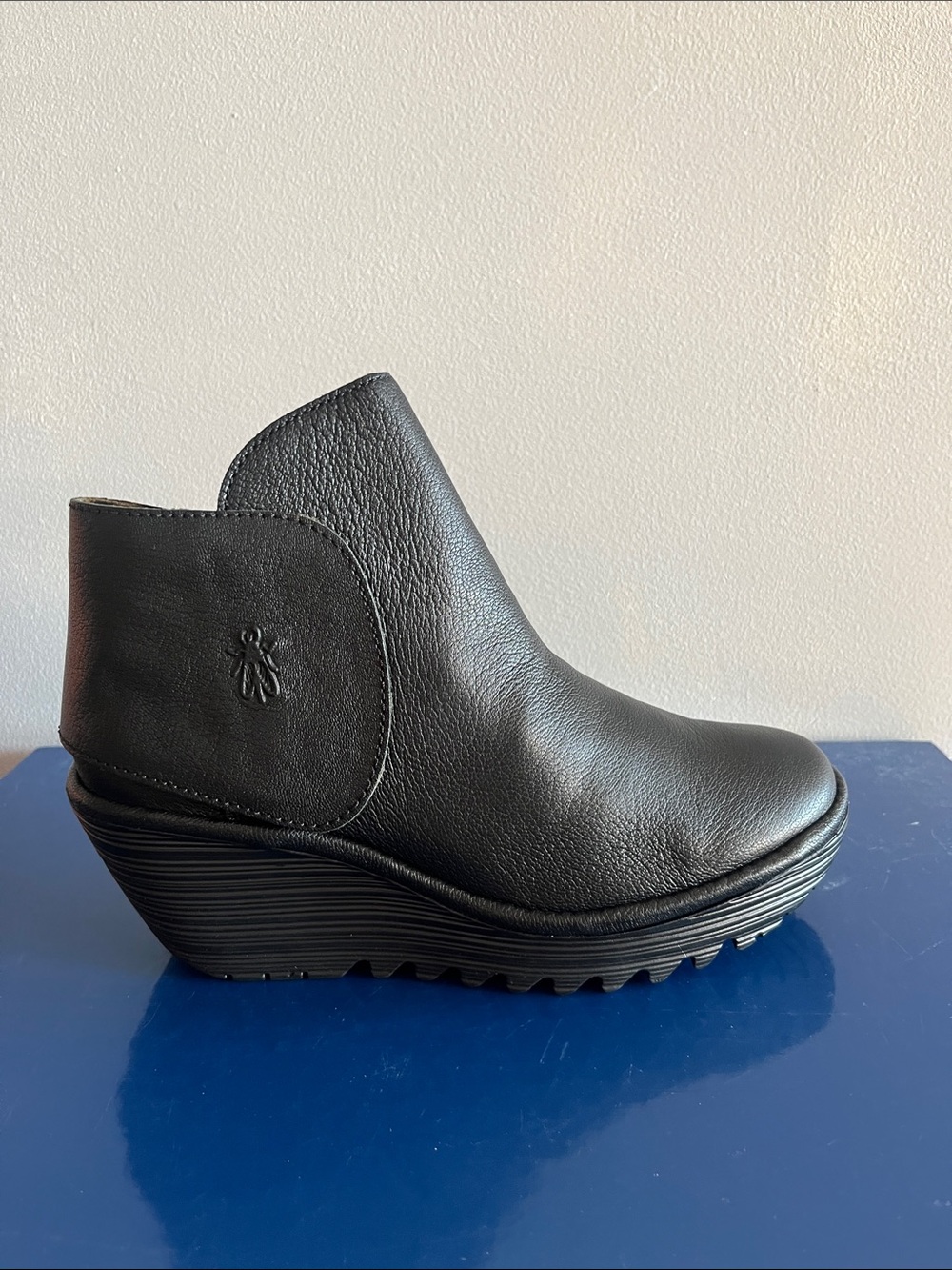 NWB Fly London YOGI Mousse Black Goat
Leather Wedge Ankle Boots Size 37 US 6.5-7